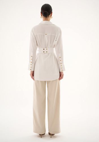 CAMISA EM TRICOLINE COM CINTO OFF